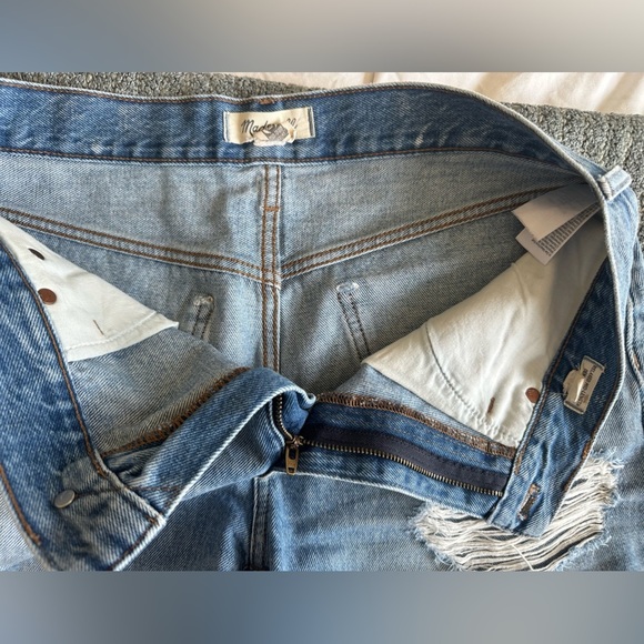 Madewell Relaxed Mid-Length Denim Shorts: Ripped Edition - Picture 6 of 8